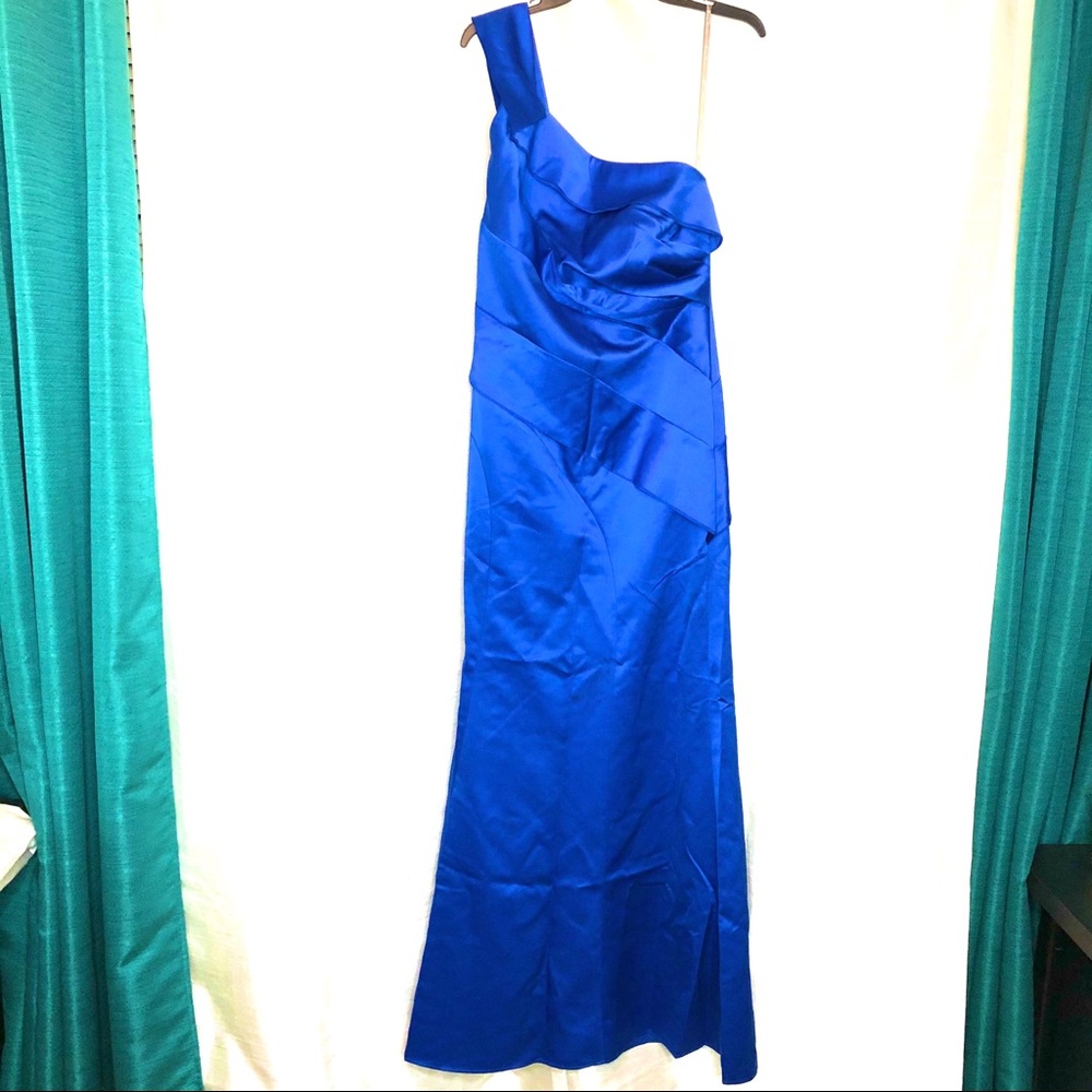 VERA WANG Sapphire Dress